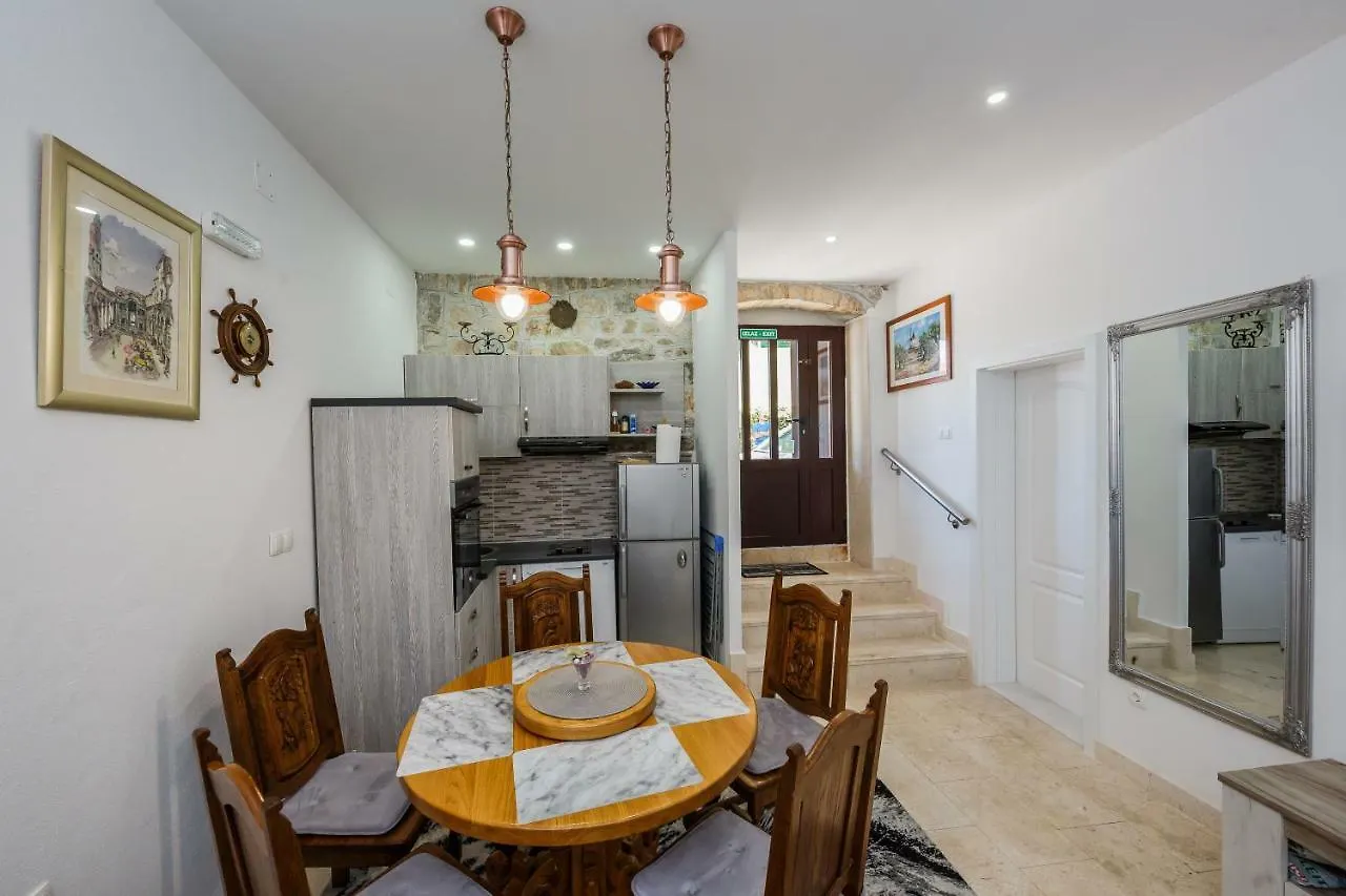 Apartman Lavanda Kastela 0*,