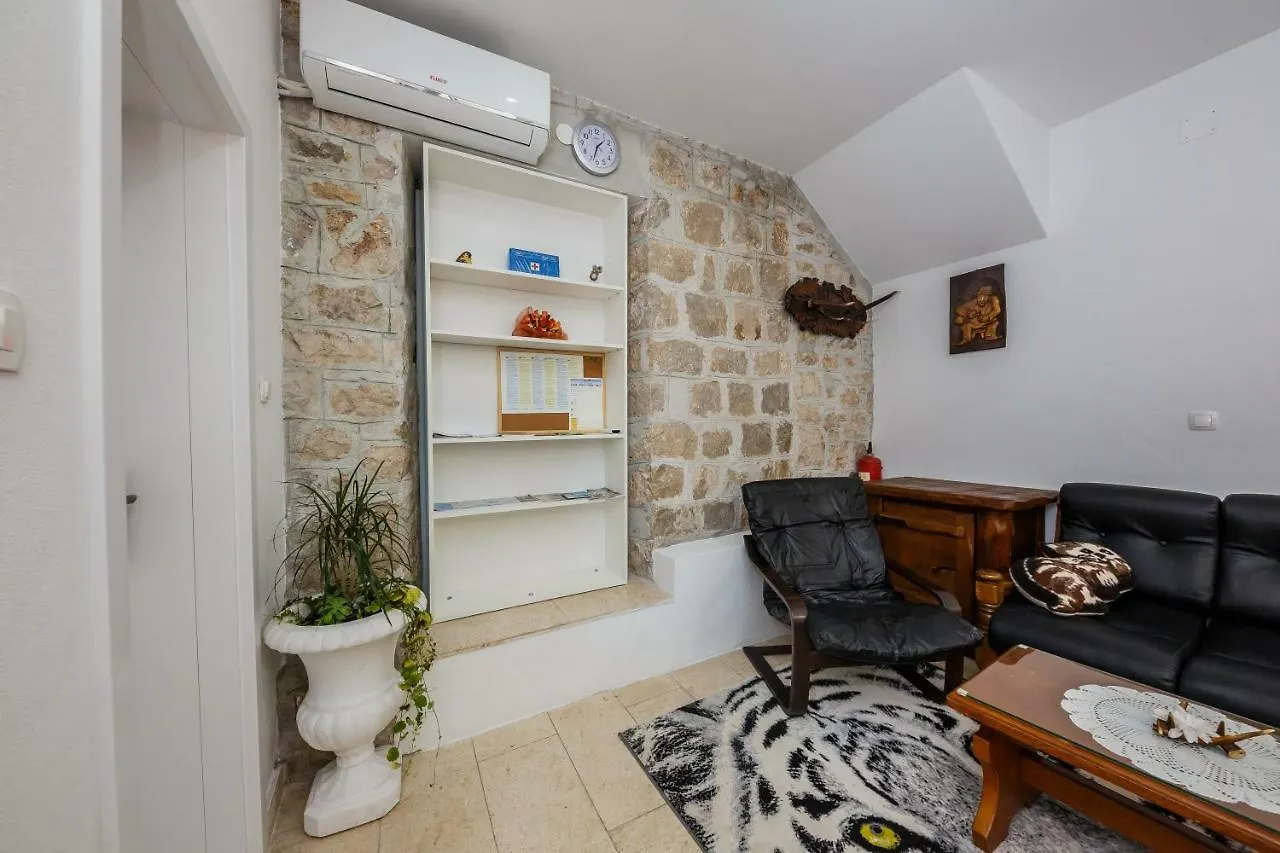 Apartment Apartman Lavanda Kastela