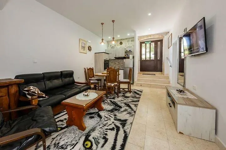 Apartment Apartman Lavanda Kastela